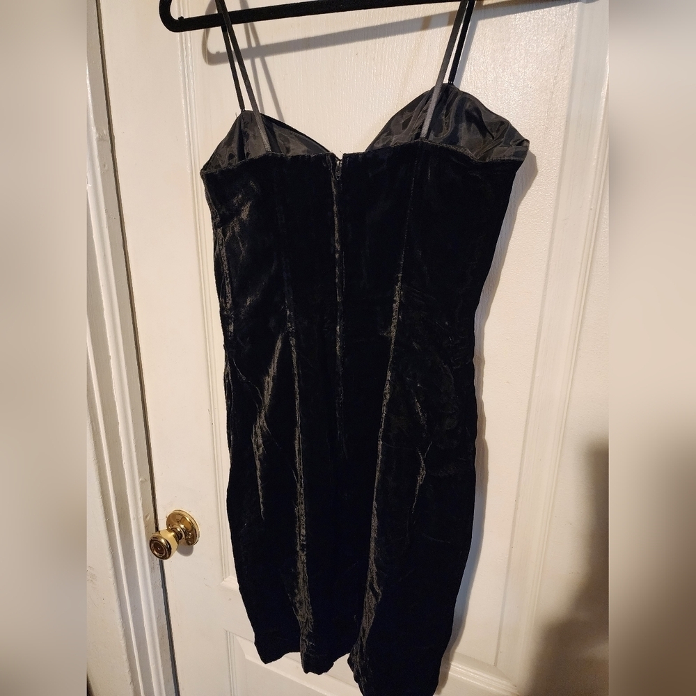 The Limited Black Velvet Dress Size 8 - Picture 3 of 4